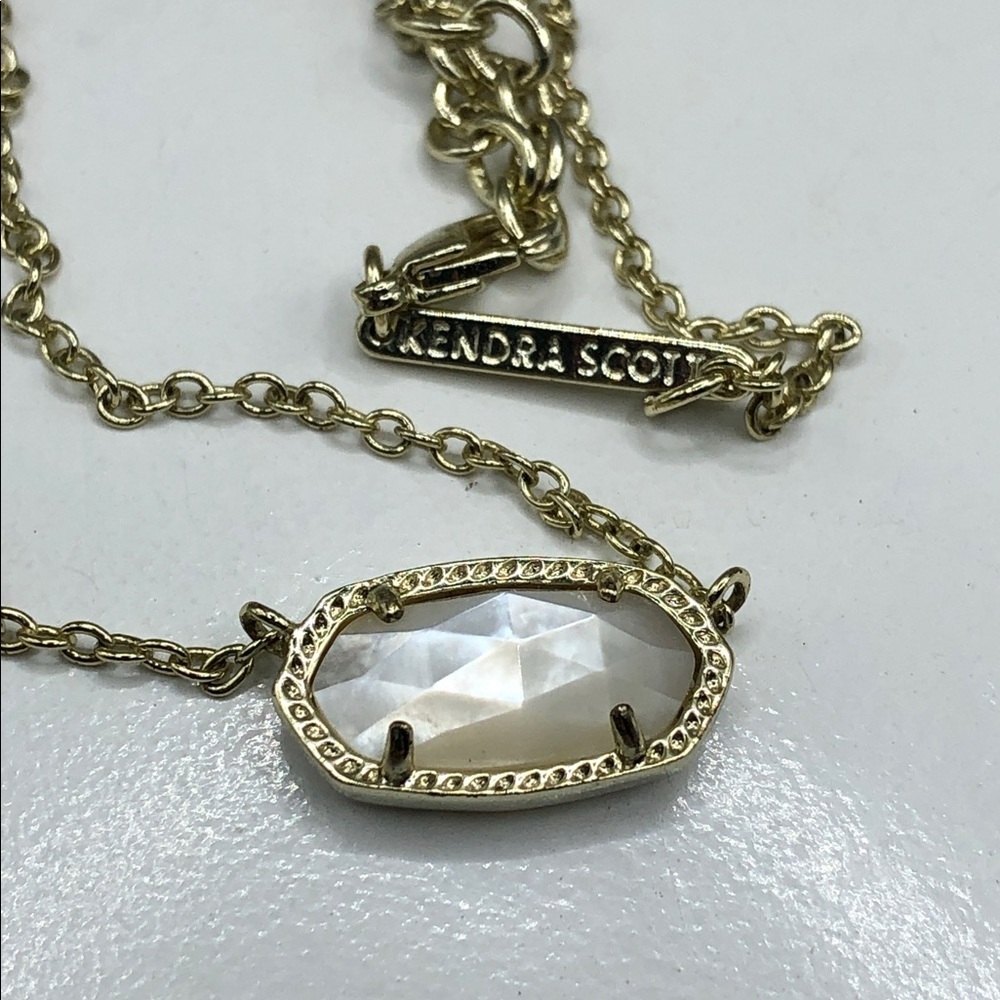 Kendra Scott Elisa Gold Pendant Necklace in Ivory Mother-of-Pearl